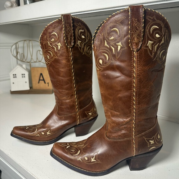 Durango Shoes - **SOLD**Durango Western Cowboy Boots Women’s 7 Brown Leather Embroidered Floral